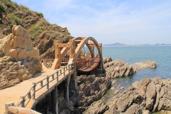 烟台东炮台海滨风景区向中外旅游渠道商秀身段