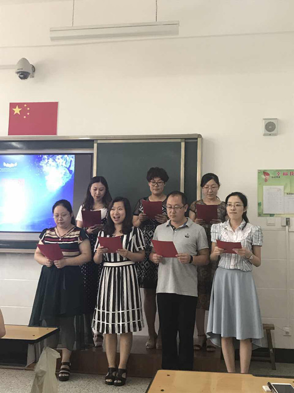 7月6日讯(通讯员 付晓幸)  6月29日,芝罘区幸福小学以"遇见"为主题