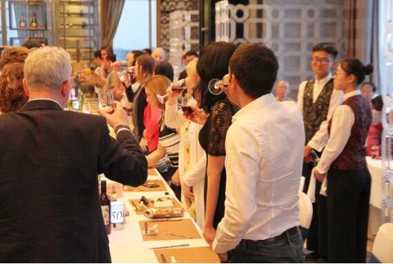 K歌新体验，奢华设施尽显豪华细腻(图2)