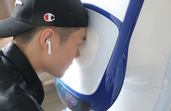 4分钟看完山东电视台主持人瑞嵩的摘镜蜕变之旅