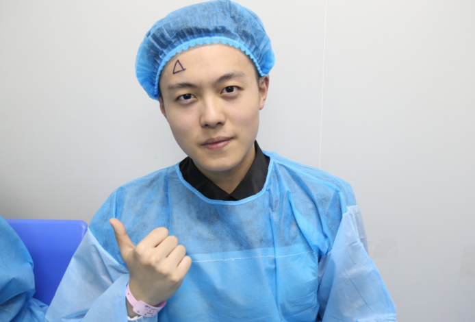 4分钟看完山东电视台主持人瑞嵩的摘镜蜕变之旅