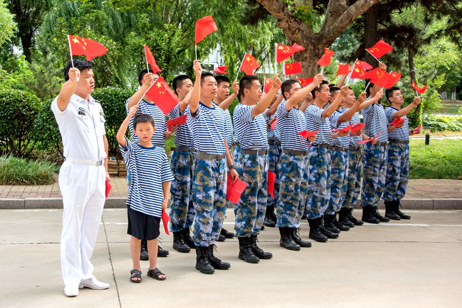 海軍航空大學軍歌嘹亮誦軍魂我和我的祖國八一快閃朗讀