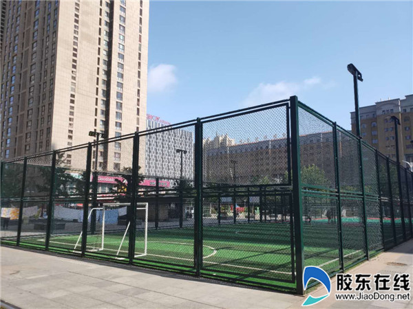体育公园标准足球场牟平区海德标准足球场地柳子河路北侧笼式足球场