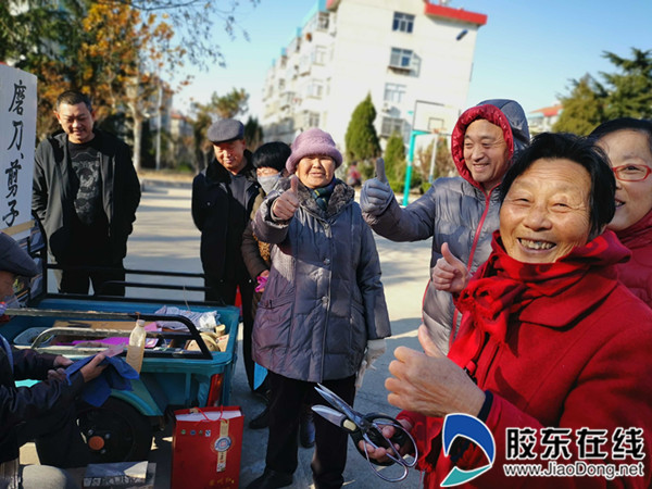 海阳公路社区志愿服务助力宪法宣传活动