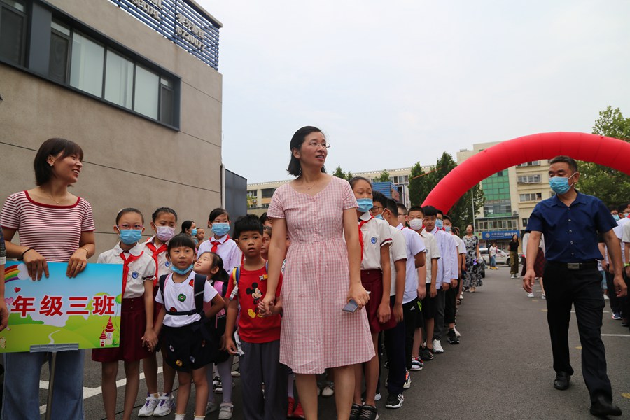 星海艺术学校举行最美开学季 星海欢迎你秋季开学典礼暨新生入学