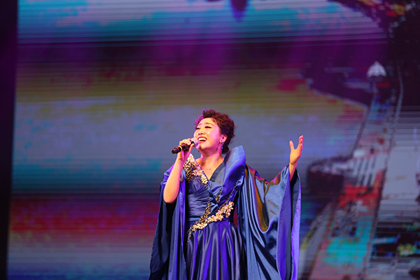 省内青年艺术家倾情加盟,晚会亮点纷呈,高潮迭起.