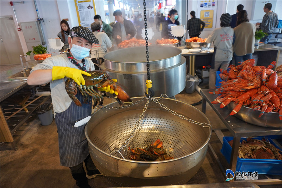 大连国际龙虾节嗨翻五月 让食客"过足瘾"