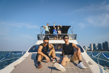 店庆现场消费总额前10会员参加游艇派对