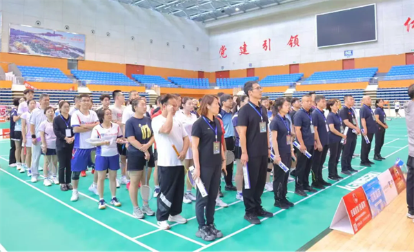 蓬莱区职工羽毛球友谊赛圆满落幕