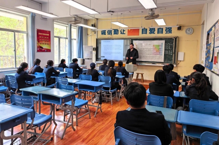 烟台一中国际部成功举办家长开放日