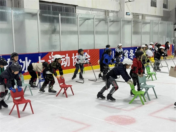 2026下半年首场冰雪进校园活动走进福山区西关小学